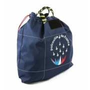 Grand sac bleu marine avec logo Patrouille de France et anse en jaune et noir.