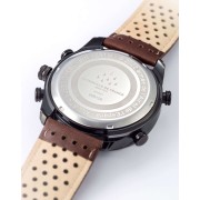 Dos de la montre avec visuel Patrouille de France gravé dans le métal.