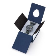 Coffret bleu marine, écrin de la montre.