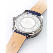 Dos de la montre avec visuel Patrouille de France gravé dans le métal.