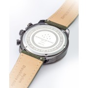 Dos de la montre avec visuel Patrouille de France gravé dans le métal.