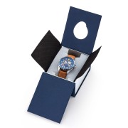 Coffret bleu marine, écrin de la montre.