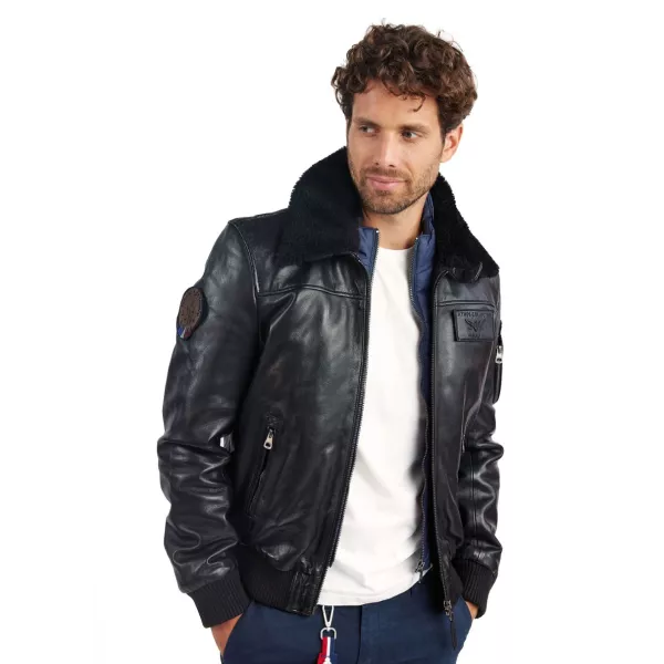 Blouson en cuir patiné noir.
