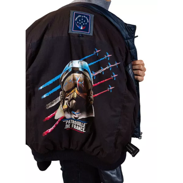 Doublure avec visuel imprimé d'une formation de la Patrouille de France avec son panache de fumée et d'un casque de pilote.