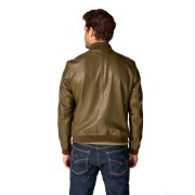 Absence d'inscription sur le dos.