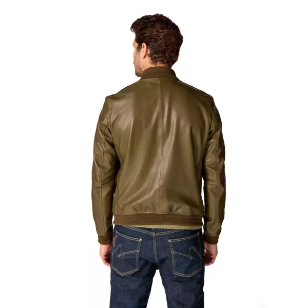 Absence d'inscription sur le dos.