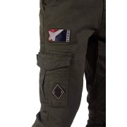 Patchs brodés avec visuels de la Patrouille de France sur le haut du pantalon.