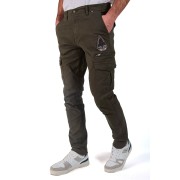 2 poches à rabat sur l'arrière avec fermetures pressions