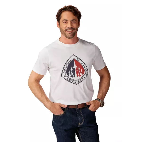 T-shirt blanc à manches courtes avec visuel sur le torse.