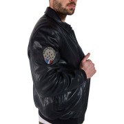 logo scratché PATROUILLE DE FRANCE au niveau de l'épaule droite