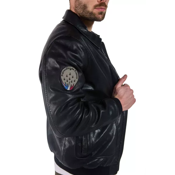 logo scratché PATROUILLE DE FRANCE au niveau de l'épaule droite