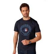 T-shirt bleu marine avec, au centre, une illustration subtile et un dérivé du logo emblématique de la Patrouille de France.