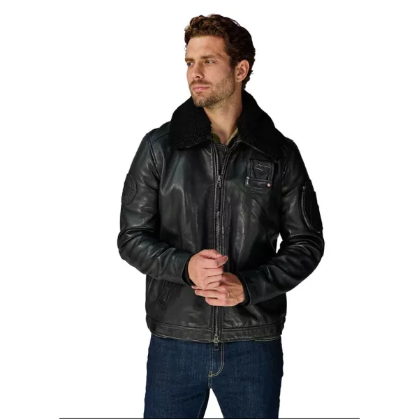 Blouson en cuir noir à la coupe droite