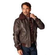 Col fourrure de mouton amovible, marron, en ton sur ton.