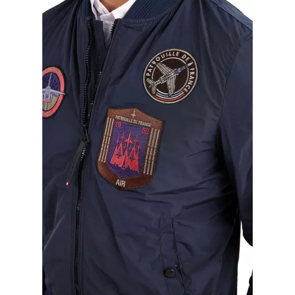 Patchs cousu avec des références à la Patrouille de France.