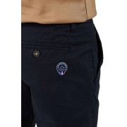 Patch Patrouille de France brodé sur la poche arrière.