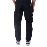 Poches à rabat sur l'arrière avec fermetures pressions