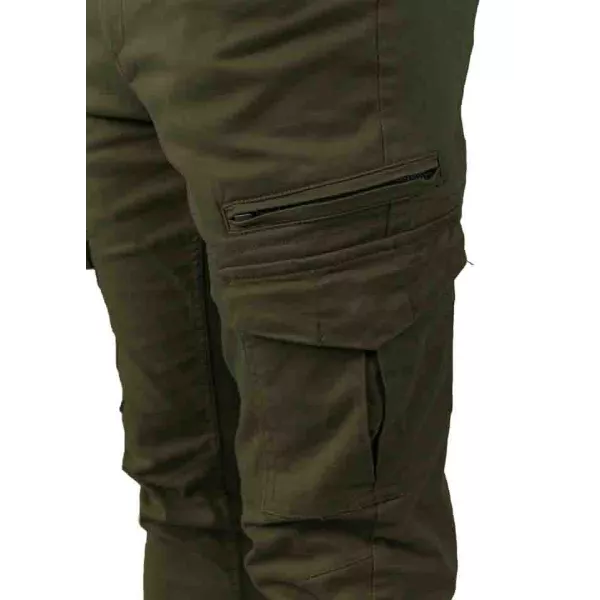 1 poche zippée au dessus de la pocghe à rabat côté gauche