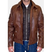 Doublure en doudoune marron foncé. Inscription verticale brodée "Patrouille de France"