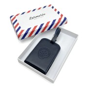 Produit livré dans un coffret en carton.