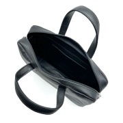 Poches en cuir à l'intérieur du porte document.