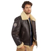 écusson de la PAF sur le bras gauche.