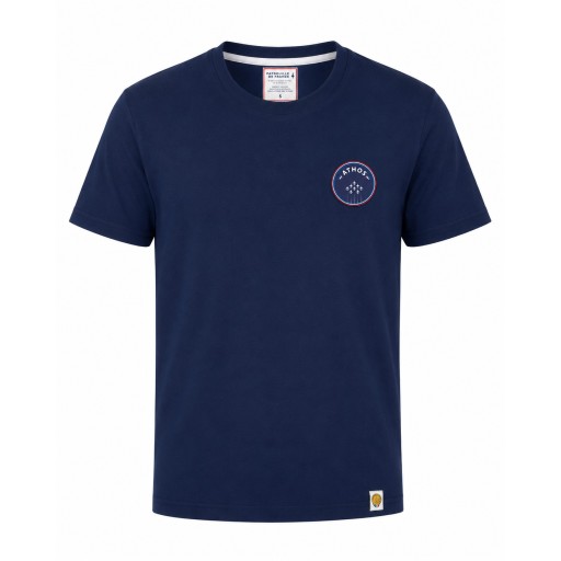 T-shirt bleu marine avec un patch en silicone rond brodé sur le coeur
