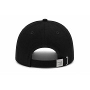Dos de la casquette avec gravure laser du logo du RSD sur la boucle de serrage.