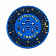 Patch rond, en gomme, avec un visuel inspiré d'un altimètre et en son centre une formation des avions de la PAF