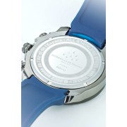 Dos de la montre avec visuel Patrouille de France gravé dans le métal.