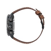 Profil de la montre avec bracelet en cuir et boutons noirs.