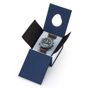 Coffret bleu marin, écrin de la montre.