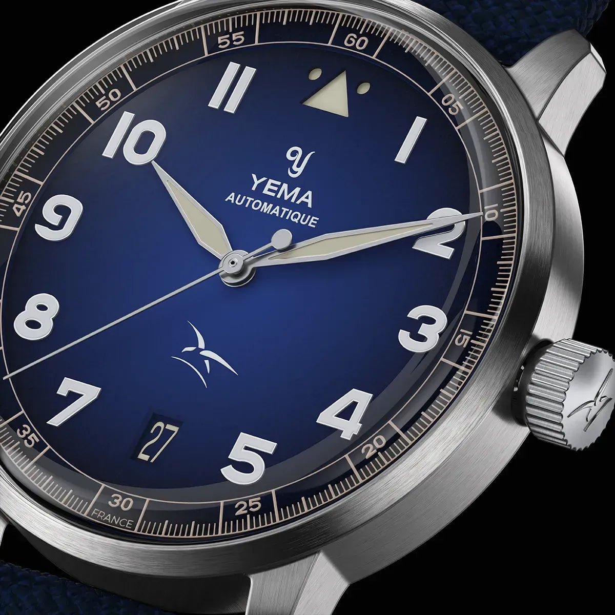 Montre chronographe YEMA avec cadran bleu, chiffres blancs, sous-cadrans et bracelet en tissu bleu